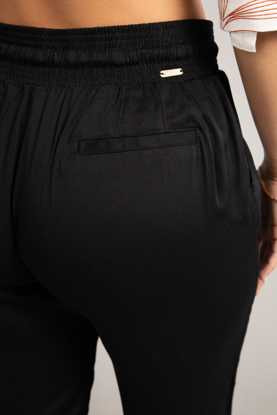 PANTALON-ADAS-PLMF141-PJ923-NEGRO_5.jpg