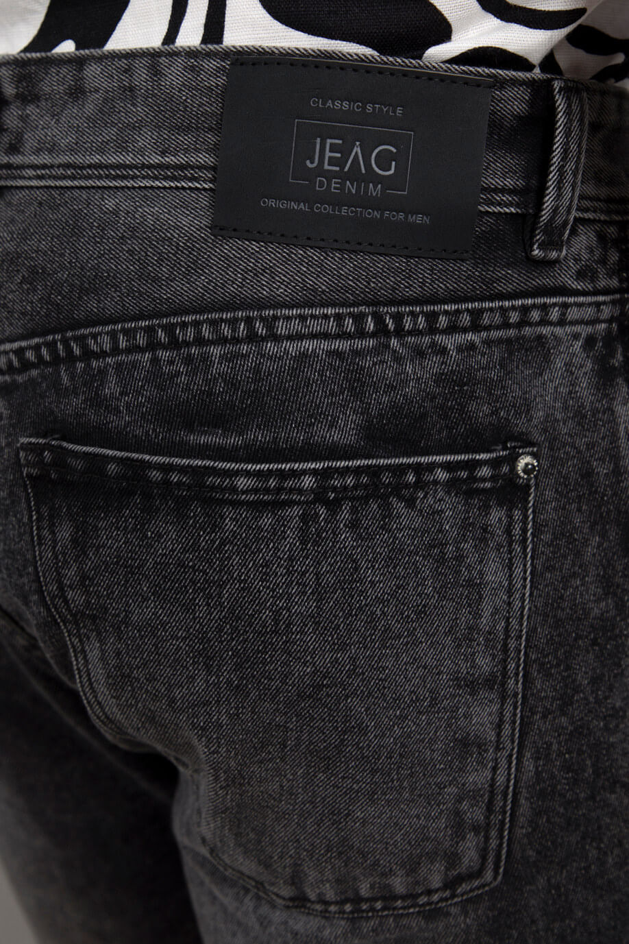 BERMUDA-JEAG-BRSH068-5651-GRIS_5.jpg